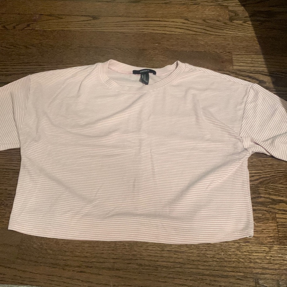 Forever 21 girls cropped t-shirt